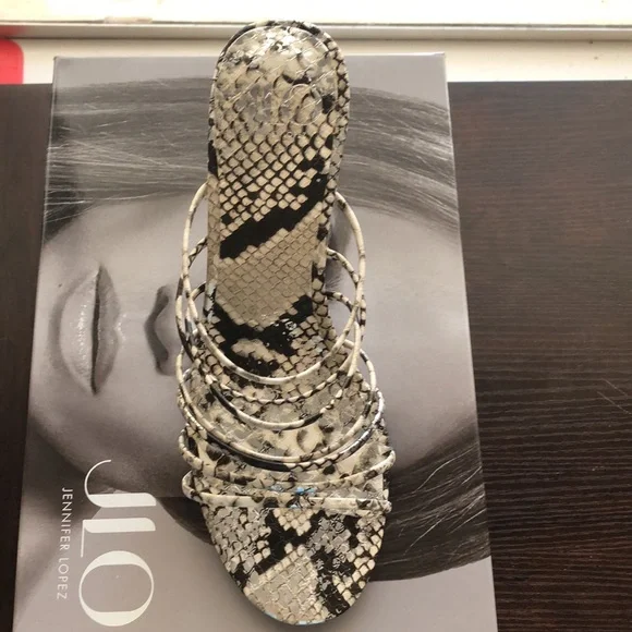 Shoes - Picture 5 of 5